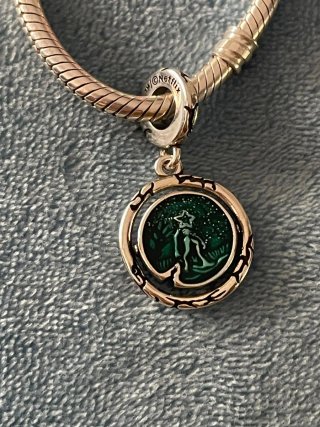 Charm Mundo Reves Stranger Things
