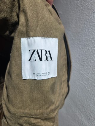 Chaqueta Zara marrón con capucha