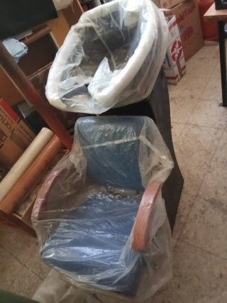 Lavabo peluquería con silla azul