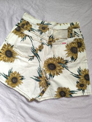Shorts vintage con girasoles