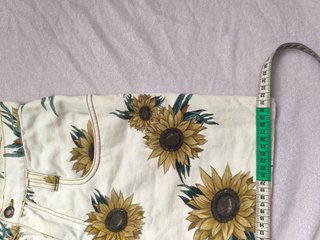 Shorts vintage con girasoles