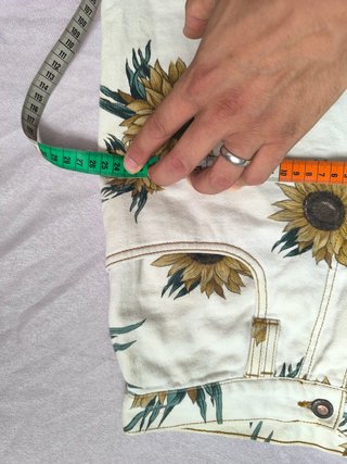 Shorts vintage con girasoles