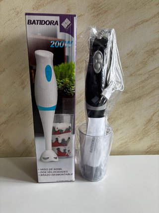 Batidora desmontable con vaso 200W - NUEVA