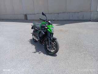 Kawasaki Naked Verde/Negra