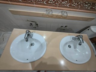 Encimera Silestone con 2 Lavabos y Grifos