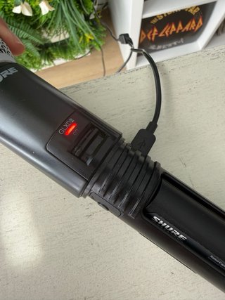 Micrófono Inalámbrico Shure con Accesorios