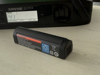Micrófono Inalámbrico Shure con Accesorios