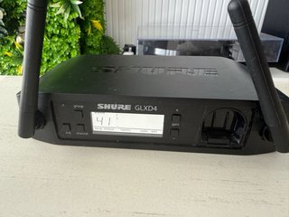 Micrófono Inalámbrico Shure con Accesorios