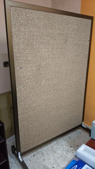 Biombo divisor de tela de alfombrilla. URGE.