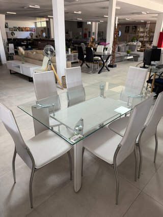 Mesa cristal templado y 6 sillas cromadas