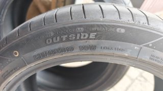 Neumáticos 235/45/19