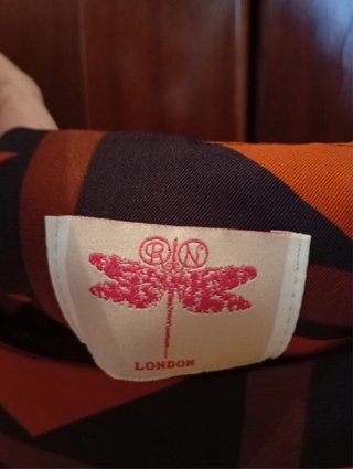 Vestido o blusa estampado geométrico