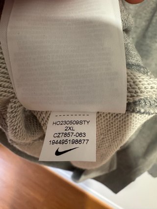 Sudadera Nike Gris