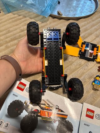 LEGO City Todoterreno 4x4 Aventurero 60387