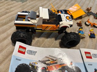 LEGO City Todoterreno 4x4 Aventurero 60387