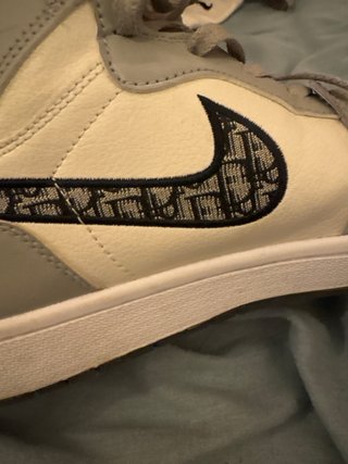 Jordan 1 x Dior Gris y Blanco