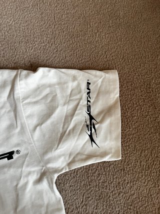 Camiseta Hellstar blanca con logo