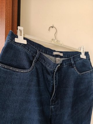 Pantalón vaquero con circonitas marca Paralelo
