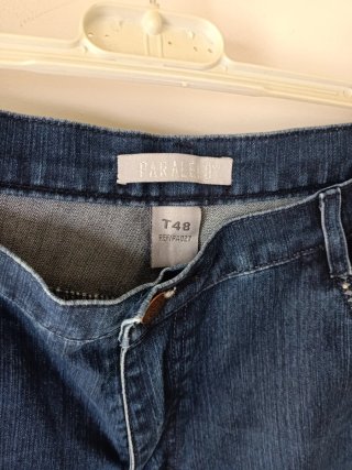 Pantalón vaquero con circonitas marca Paralelo