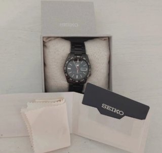 Seiko 5 SNKE03KC Automático Negro