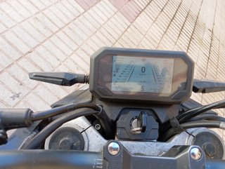 Benelli 502C Naked Negra