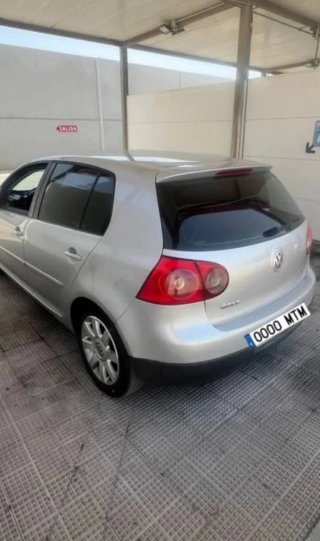 Volkswagen Golf 2004