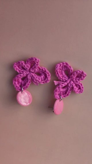 Pendientes crochet mariposa rosa