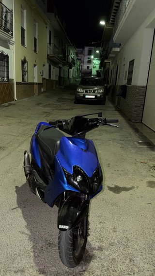 Yamaha Jog RR Azul y Negra
