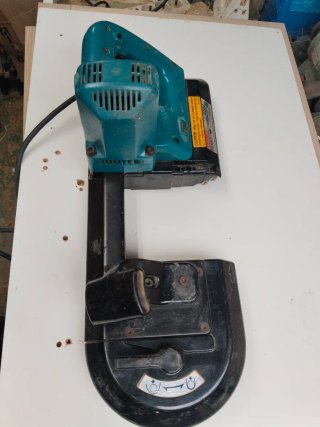 Sierra de cinta Makita 2106