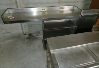 Mobiliario de bar: lavabo, expositores