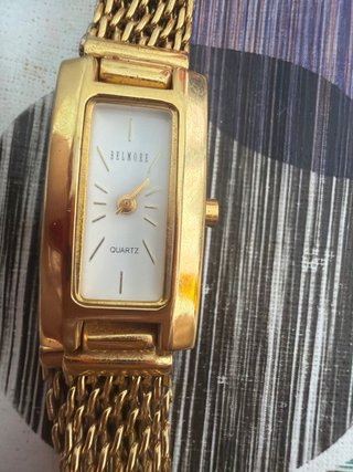 Reloj Belmore Dorado Mujer funciona