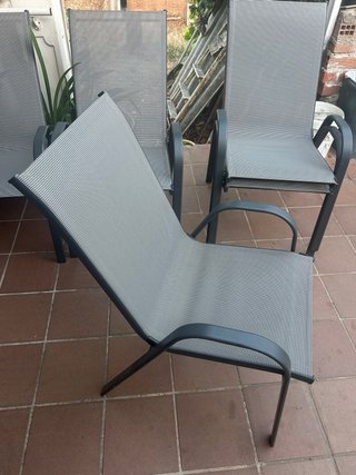 Sillas de jardín grises nuevas . Tengo 5 unidades