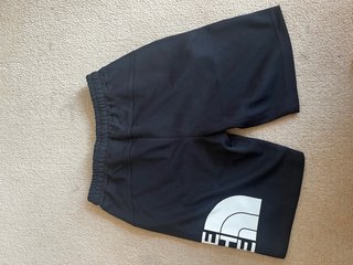 Pantalón corto The North Face negro