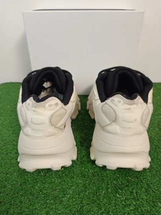 Zapatillas Zara Blancas y Negras
