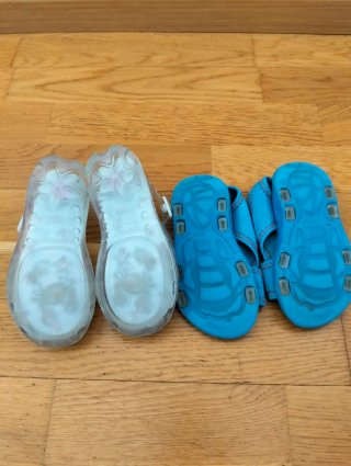 Chanclas y cangrejeras niña T26