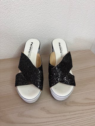 Sandali eleganti con tacco glitter nero