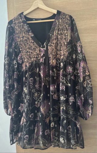 Vestido corto Zara floral talla M