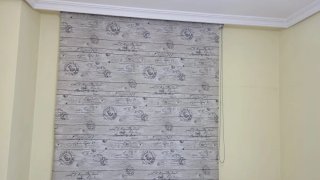 Estor enrollable madera y sellos