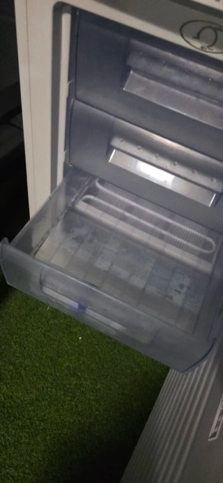 Congelador pequeño blanco