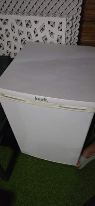 Congelador pequeño blanco