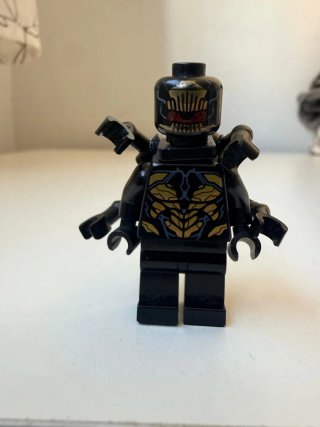 Lego Figura Negro con Brazos Extra