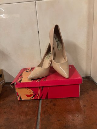 Tacones Beige Forever 21