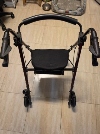 Andador ortopédico sin usar