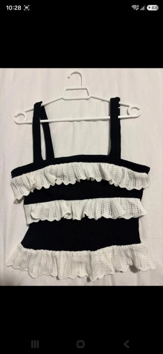 Top Zara volantes blanco y negro Talla S