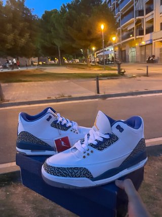 Jordan 3 Azul y Blanco Negociables