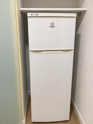 Nevera Indesit A+ con congelador