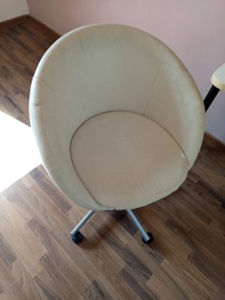 Escritorio y silla regulable