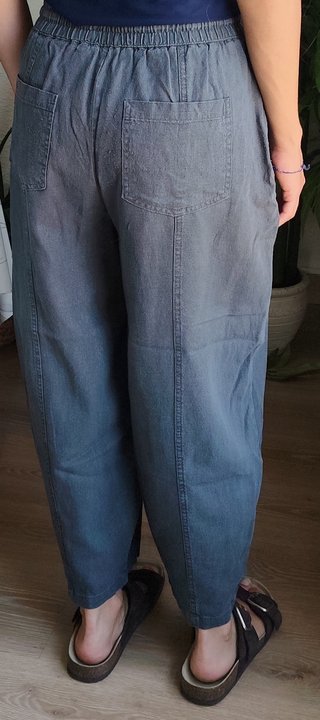 Pantalones bombachos con cordones y bolsillos