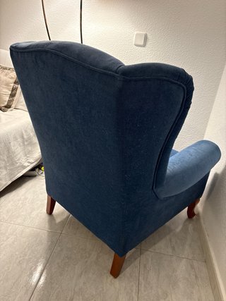 Sillón orejero azul