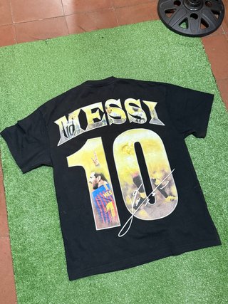 Lote de 5 prendas de ropa usadas en buen estado.